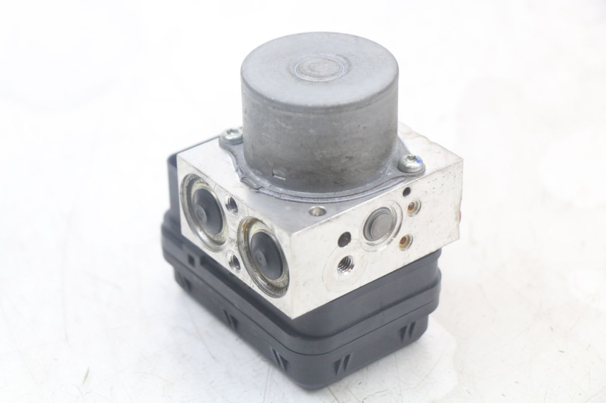 photo de POMPE ABS YAMAHA XMAX X-MAX ABS 125 (2017 - 2020) - Points de fixation