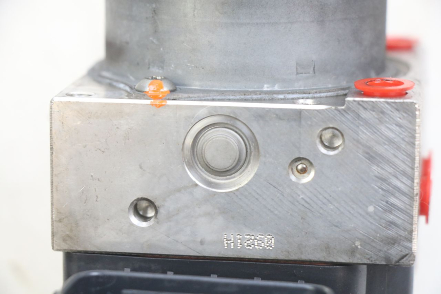 photo de POMPE ABS YAMAHA X-MAX XMAX 125 (2010 - 2013) - Zoom état d’usage