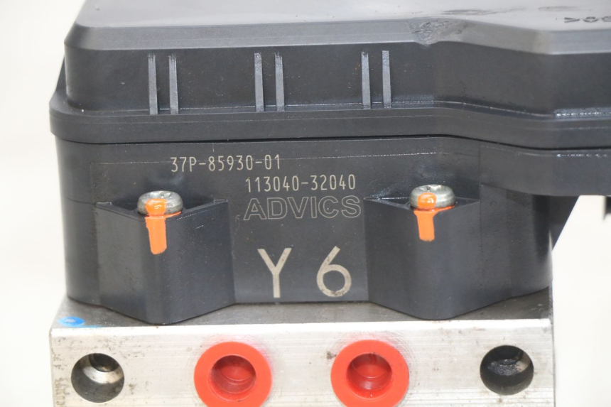 photo de POMPE ABS YAMAHA X-MAX XMAX 125 (2010 - 2013) - Points de fixation