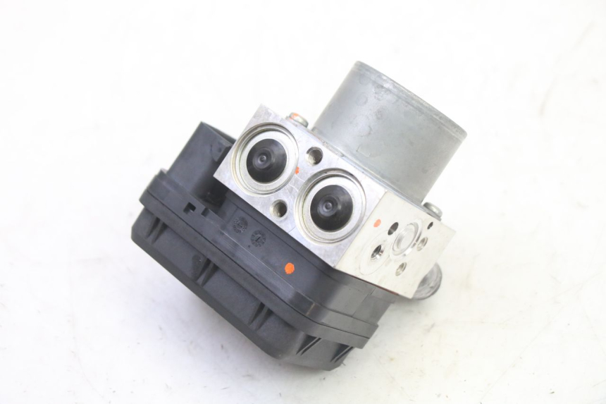 photo de POMPE ABS  YAMAHA XMAX X-MAX 125 (2021 - 2025) - Points de fixation