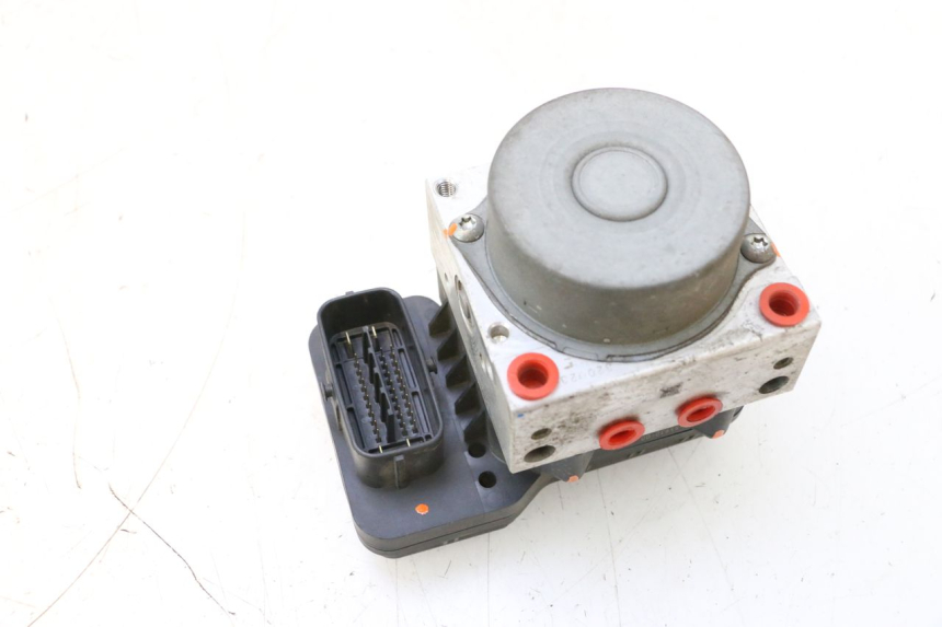 photo de POMPE ABS YAMAHA X-MAX XMAX 125 (2010 - 2013) - Zoom état d’usage