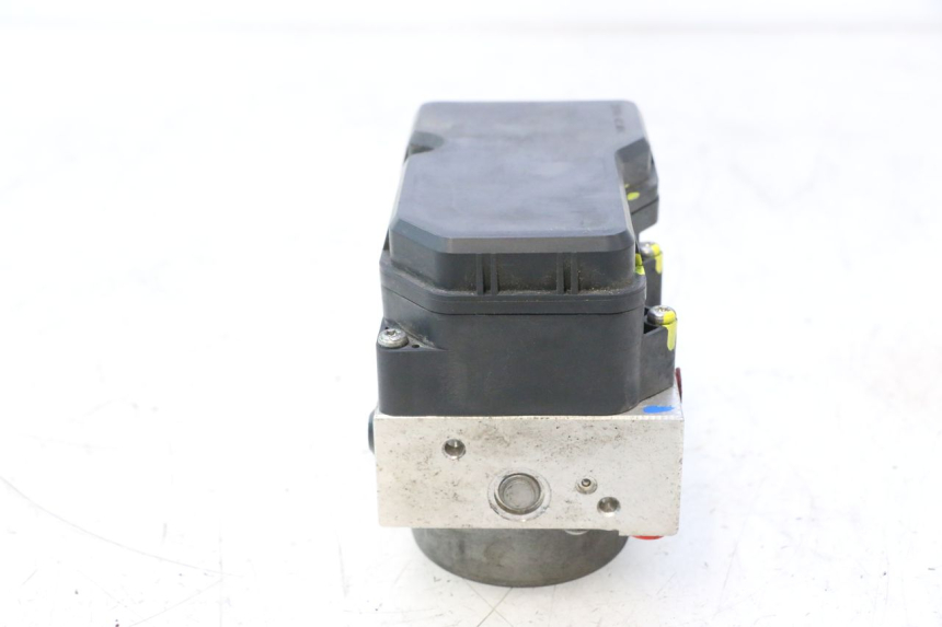 photo de POMPE ABS YAMAHA X-MAX XMAX 125 (2010 - 2013) - Marquages et références