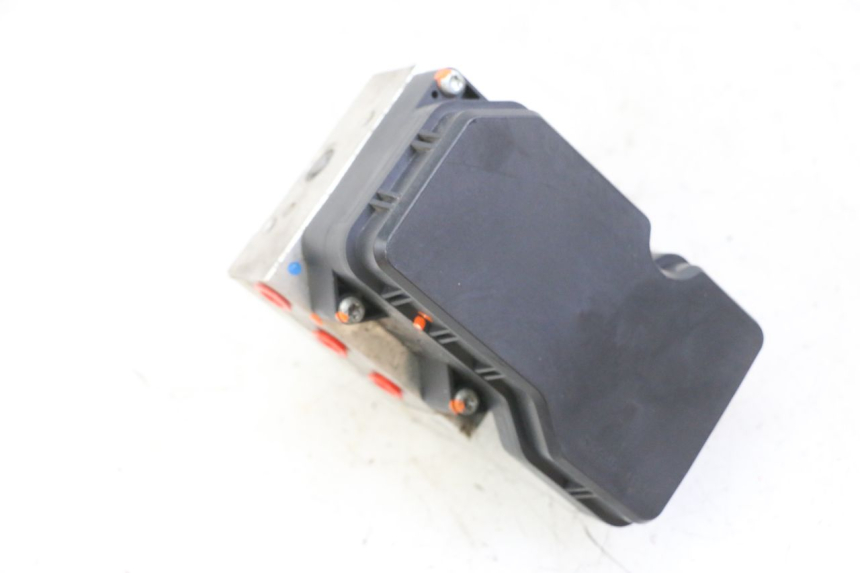 photo de POMPE ABS  YAMAHA XJ6 ABS 600 (2008 - 2016) - Détail de la pièce