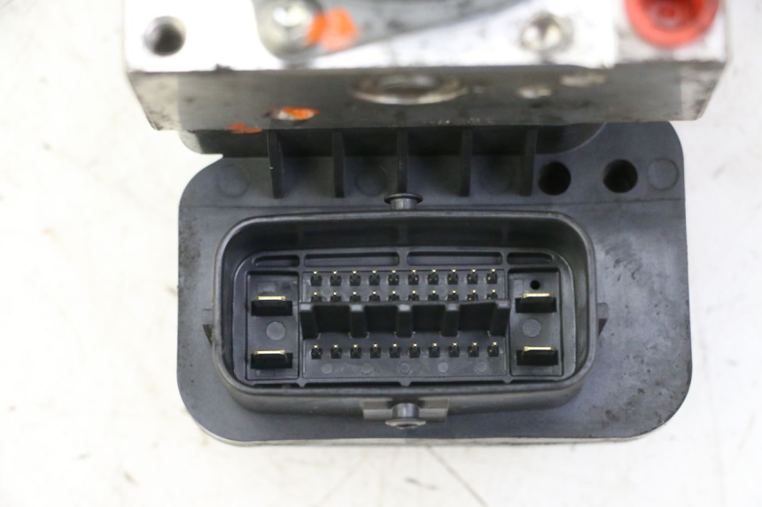 photo de POMPE ABS  YAMAHA XJ6 ABS 600 (2008 - 2016) - Inspection visuelle