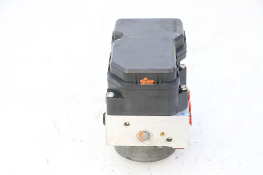 photo de POMPE ABS  YAMAHA XJ6 ABS 600 (2008 - 2016) - Marquages et références