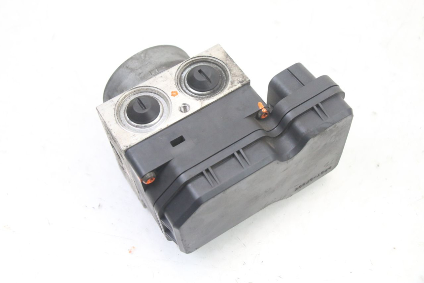 photo de POMPE ABS YAMAHA X-MAX XMAX ABS 250 (2010 - 2014) - Points de fixation