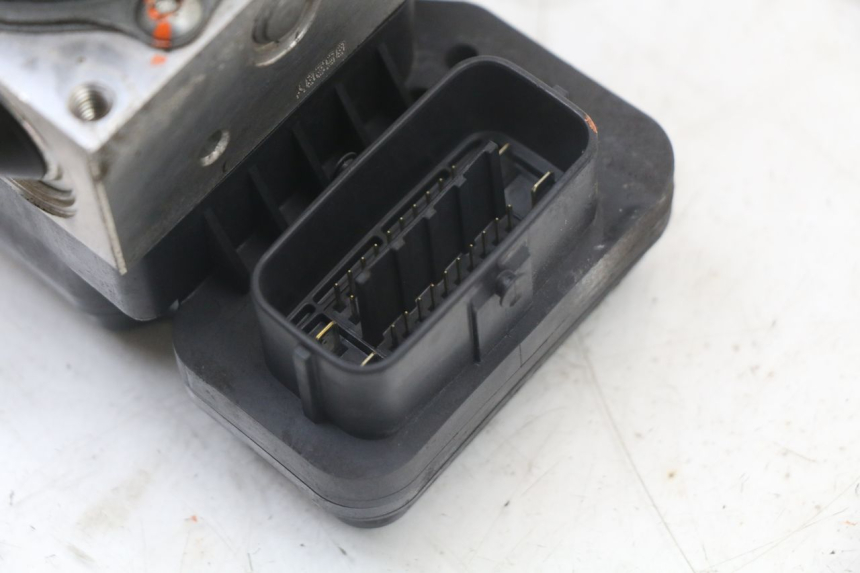 photo de POMPE ABS  YAMAHA XJ6 ABS 600 (2008 - 2016) - Zoom état d’usage