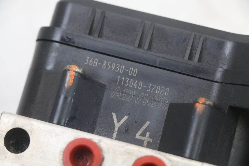 photo de POMPE ABS  YAMAHA XJ6 ABS 600 (2008 - 2016) - Gros plan technique