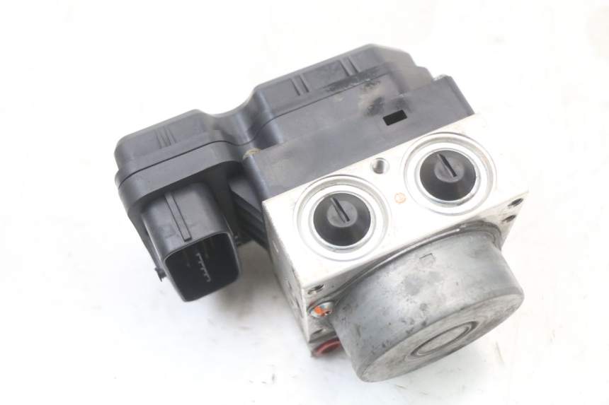 photo de POMPE ABS  YAMAHA XJ6 ABS 600 (2008 - 2016) - Points de fixation