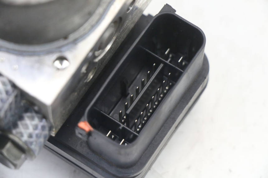 photo de POMPE ABS  YAMAHA YP T-MAX TMAX 530 (2017 - 2020) - Zoom état d’usage