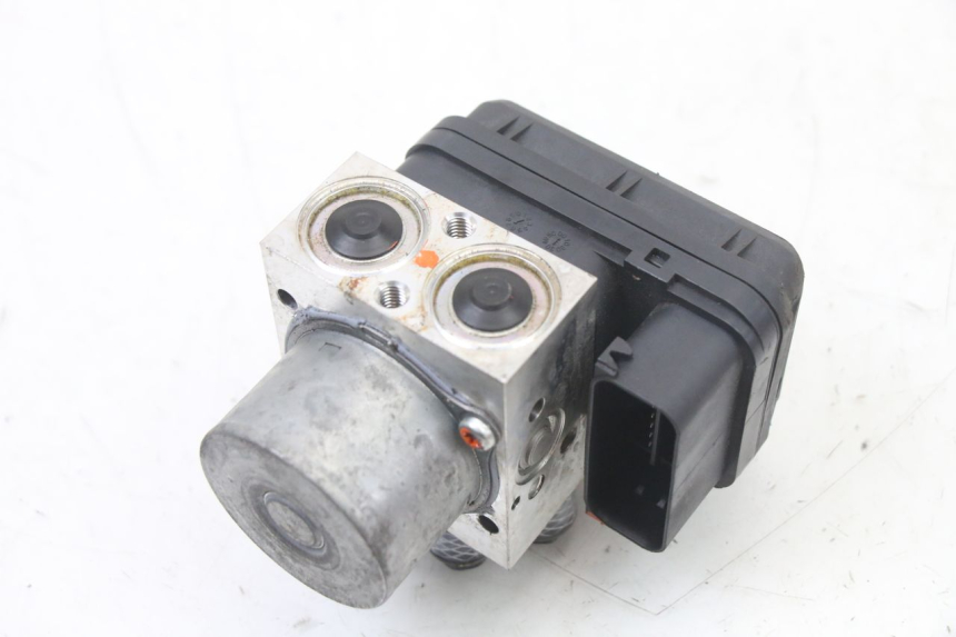 photo de POMPE ABS  YAMAHA YP T-MAX TMAX 530 (2017 - 2020) - Autre angle de vue