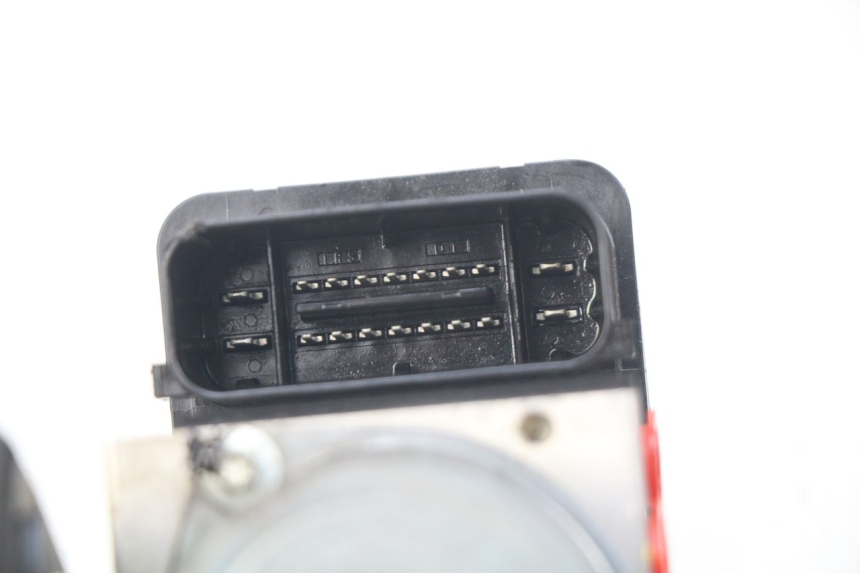 photo de POMPE ABS KAWASAKI Z 650 (2016 - 2019) - Gros plan technique