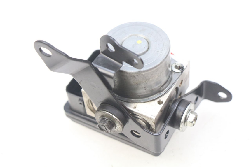 photo de POMPE ABS KAWASAKI Z 650 (2016 - 2019) - Points de fixation