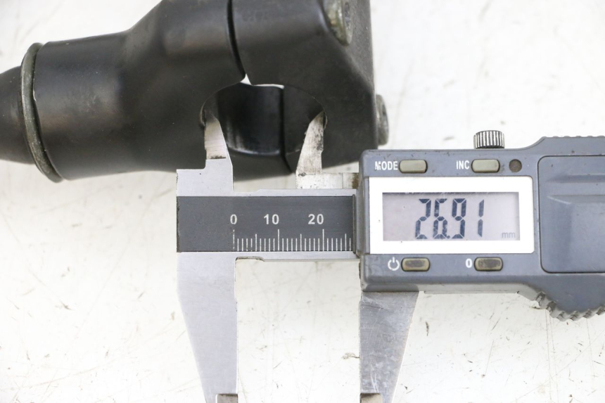 photo de PONTET DE GUIDON MAG POWER BOMBERS 4T 50 (2016 - 2026) - Zoom état d’usage