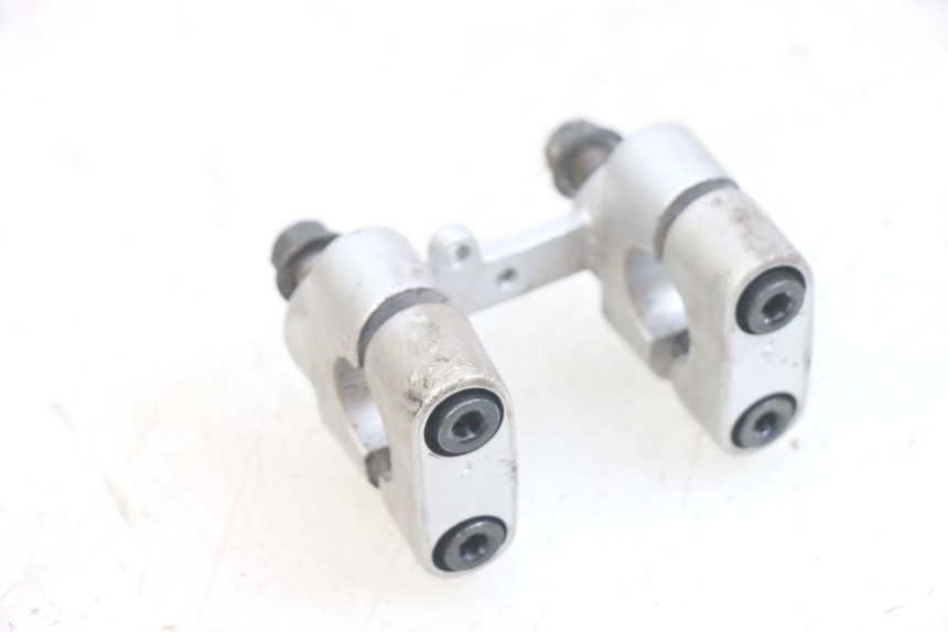 photo de PONTET DE GUIDON YAMAHA BW'S BWS 125 (2010 - 2013) - Zoom état d’usage