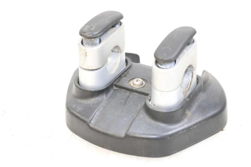 photo de PONTET DE GUIDON YAMAHA BW'S BWS 125 (2010 - 2013) - Zoom état d’usage