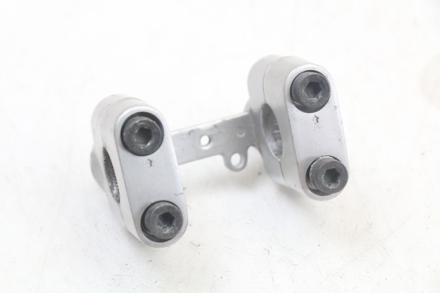 photo de PONTET DE GUIDON YAMAHA BW'S BWS 125 (2010 - 2013) - Vue principale