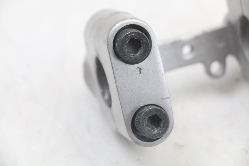 photo de PONTET DE GUIDON YAMAHA BW'S BWS 125 (2010 - 2013) - Zoom état d’usage