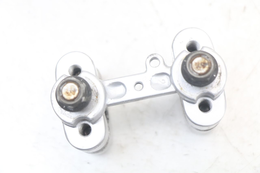 photo de PONTET DE GUIDON YAMAHA BW'S BWS 125 (2010 - 2013) - État de surface