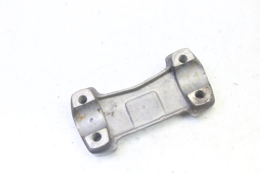 photo de PONTET DE GUIDON HONDA CBF 125 (2009 - 2015) - Zoom état d’usage