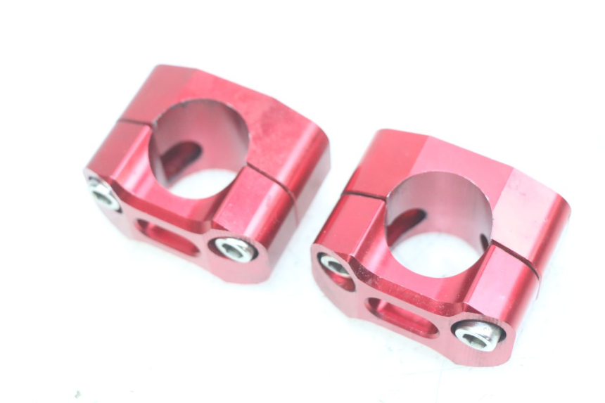 photo de PONTET DE GUIDON HONDA CR 125 (1995 - 1997) - Gros plan technique