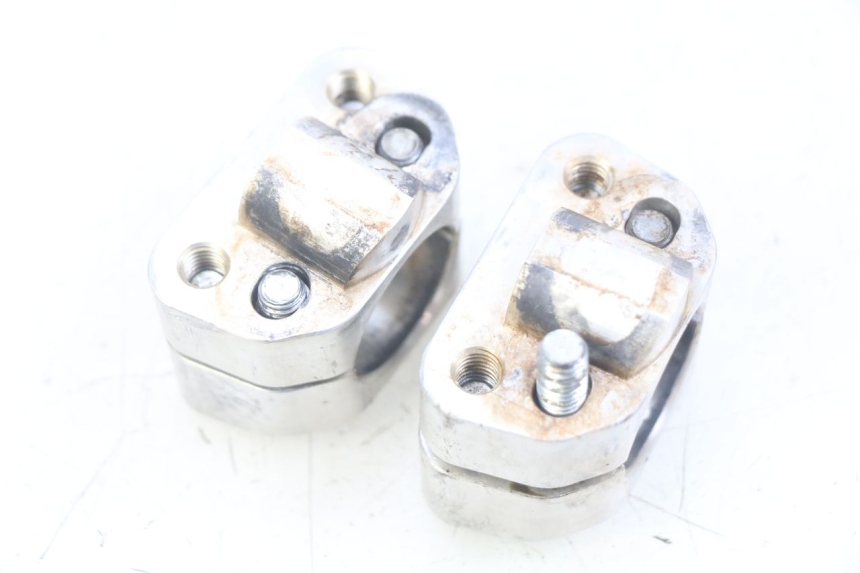 photo de PONTET DE GUIDON HONDA CR 80 (2001 - 2003) - Gros plan technique