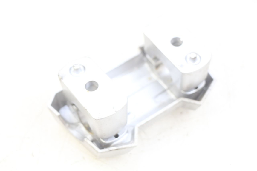 photo de PONTET DE GUIDON SYM CROX 4T 50 (2016 - 2023) - Zoom état d’usage