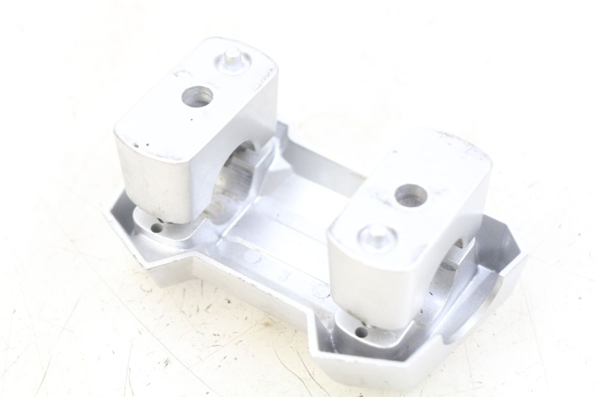 photo de PONTET DE GUIDON SYM CROX 4T 50 (2016 - 2023) - Zoom état d’usage