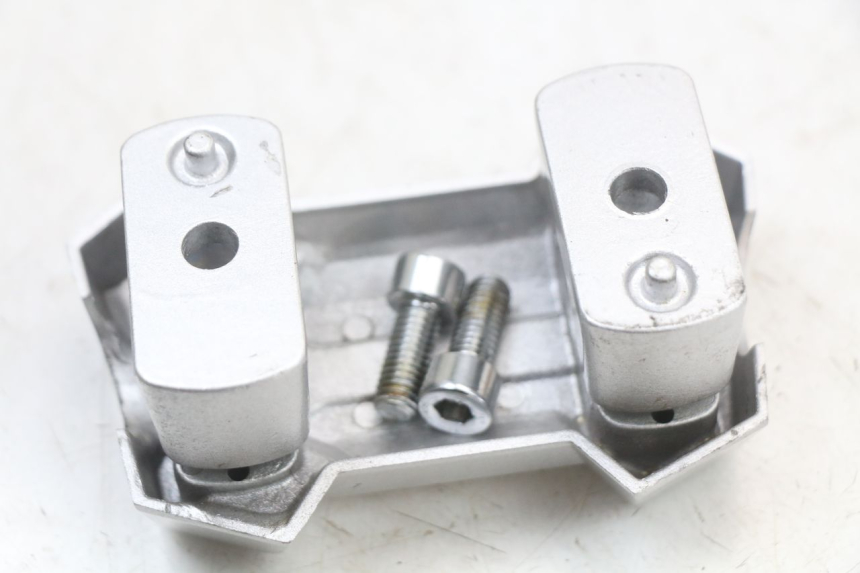 photo de PONTET DE GUIDON SYM CROX 4T 50 (2016 - 2023) - Autre angle de vue