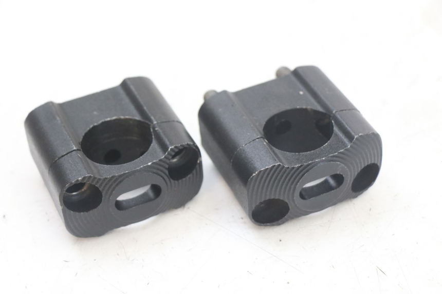 photo de PONTET DE GUIDON DERBI SENDA SM DRD X-TREME 50 (2011 - 2017) - Détail de la pièce