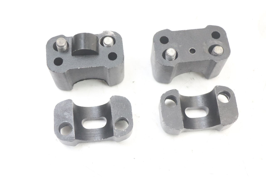 photo de PONTET DE GUIDON DERBI SENDA SM DRD X-TREME 50 (2011 - 2017) - Gros plan technique