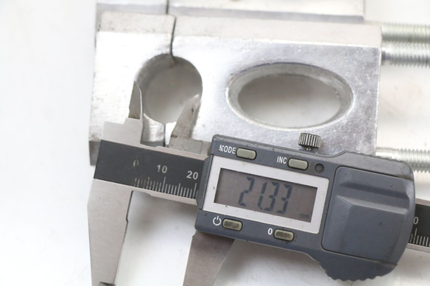 photo de PONTET DE GUIDON CCR DIRT BIKE 125 - Gros plan technique