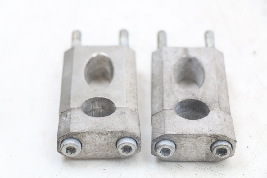 photo de PONTET DE GUIDON LONCIN DIRT BIKE 125 - Détail de la pièce