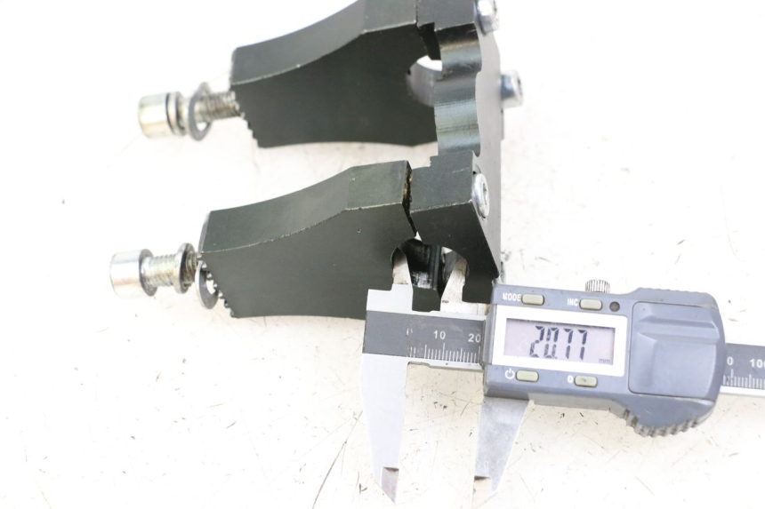 photo de PONTET DE GUIDON RSR DIRT BIKE 150 - Détail de la pièce