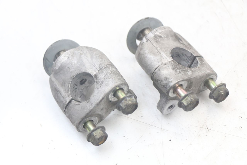 photo de PONTET DE GUIDON HONDA FJS SILVERWING SILVER WING 600 (2001 - 2010) - Gros plan technique