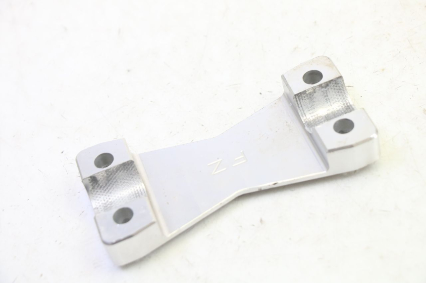 photo de PONTET DE GUIDON YAMAHA FZ6 N FAZER 600 (2004 - 2006) - Autre angle de vue