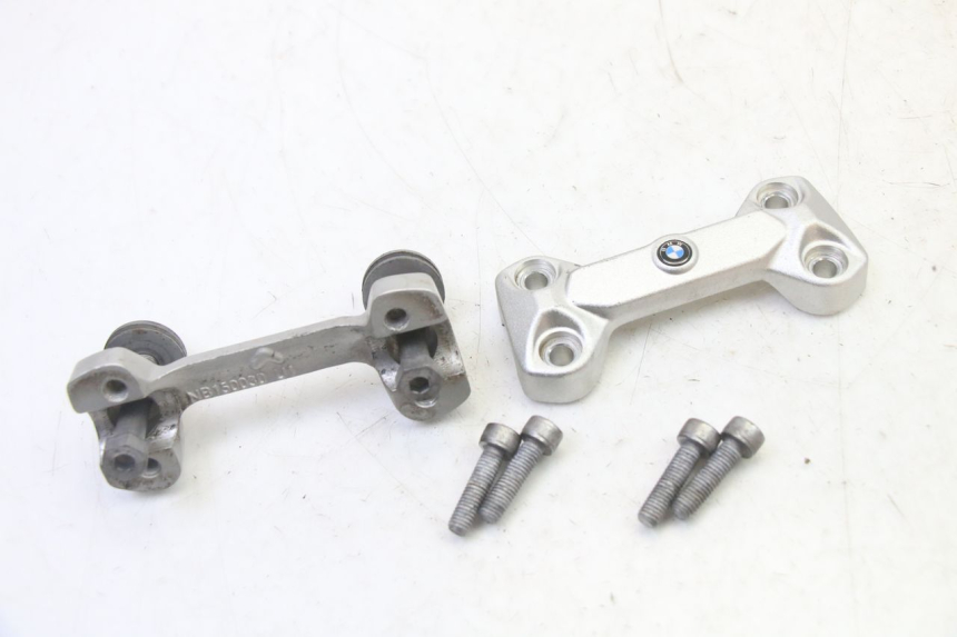 photo de PONTET DE GUIDON BMW G310 R 310 (2016 - 2020) - Points de fixation