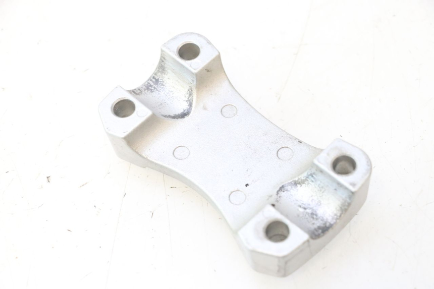 photo de PONTET DE GUIDON SUZUKI GSR 600 (2005 - 2012) - Détail de la pièce