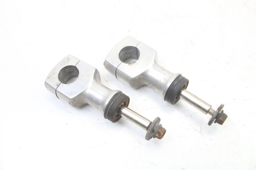 photo de PONTET DE GUIDON HONDA VT C2 SHADOW 750 (1997 - 2001) - Points de fixation