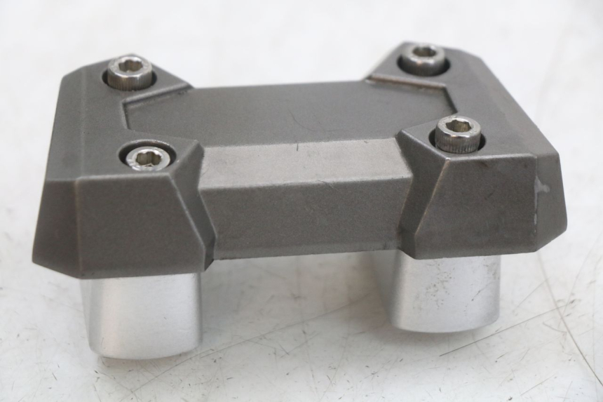 photo de PONTET DE GUIDON SYM JET 14 4T 50 (2018 - 2022) - Gros plan technique