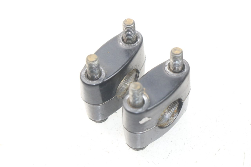 photo de PONTET DE GUIDON SUZUKI JR 80 (2001 - 2006) - Détail de la pièce