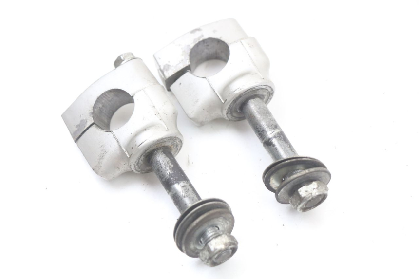 photo de PONTET DE GUIDON KAWASAKI KDX 125 (1990 - 1991) - Gros plan technique