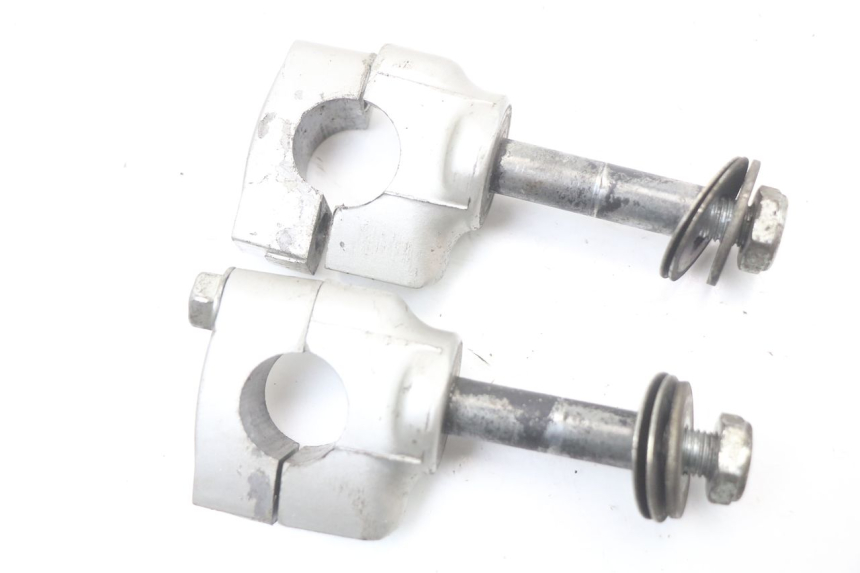 photo de PONTET DE GUIDON KAWASAKI KDX 125 (1990 - 1991) - Vue d’ensemble