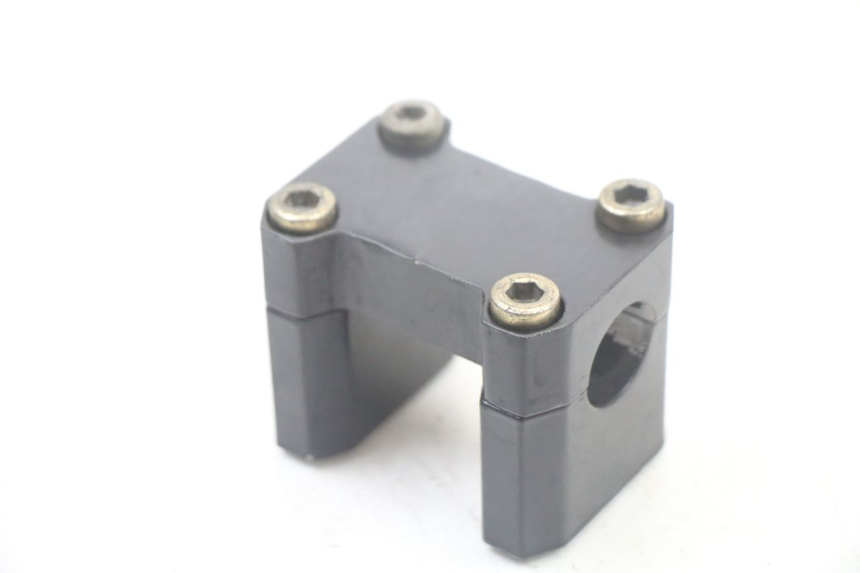 photo de PONTET DE GUIDON LONCIN DIRT BIKE 125 - Zoom état d’usage