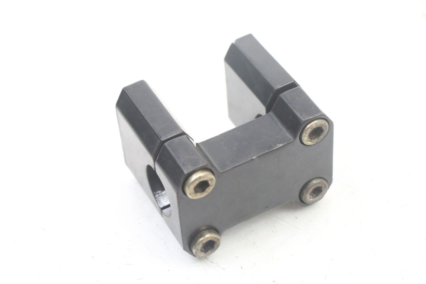 photo de PONTET DE GUIDON LONCIN DIRT BIKE 125 - Autre angle de vue