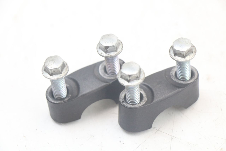 photo de PONTET DE GUIDON YAMAHA MT-07 MT07 ABS 700 (2014 - 2017) - Zoom état d’usage