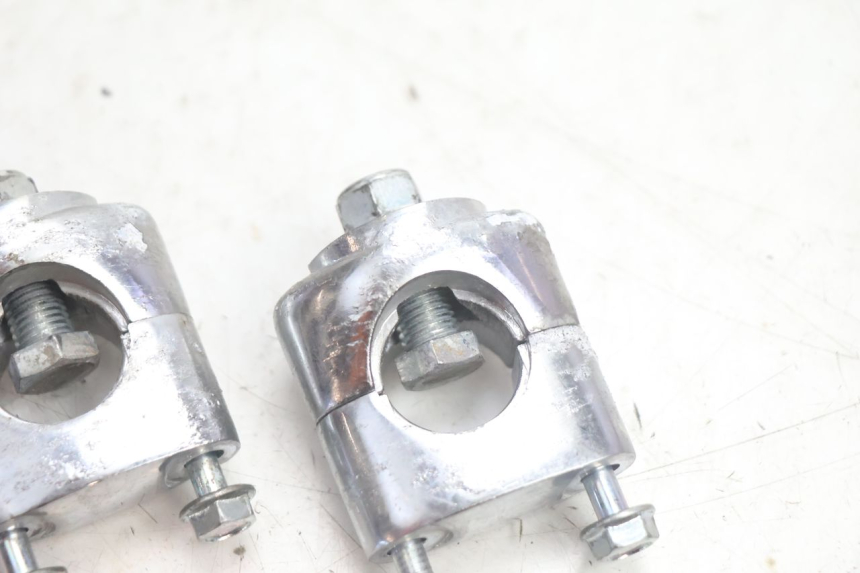 photo de PONTET DE GUIDON JM MOTORS OLDIES 4T 50 (2020 - 2026) - Points de fixation