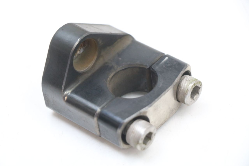 photo de PONTET DE GUIDON ASTOR ORCAL 125 (2015 - 2017) - Gros plan technique