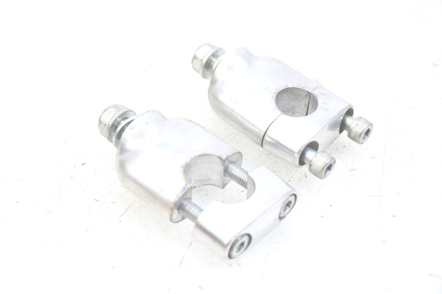 photo de PONTET DE GUIDON HONDA PCX (JF47) 125 (2012 - 2013) - Zoom état d’usage