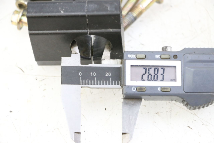 photo de PONTET DE GUIDON APOLLO RFZ 125 - Détail de la pièce